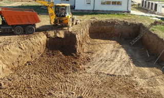 Рытье котлованов под фундамент в Мценске – цена от 2587 руб. за м3 | 2Землекопа-Мцн